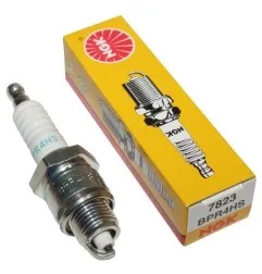 NGK -Standardzündkerze BPR4HS für SUZUKI LT, YAMAHA PW, ...