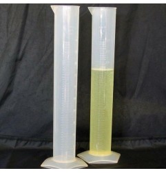 KYB 500 ml plastic measuring cylinder