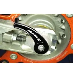 ARRACHE-AXE ARRIÈRE SCAR pour BETA, GAS GAS, HUSQVARNA, KTM EC 250 F, EC 350 F, EX 450 F, MC 250 F de 2023 à 2026 - Ref. RAP510B