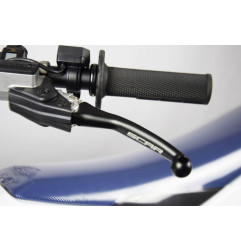 Maneta de embrague SCAR plegable negro para HUSQVARNA TC 125, KTM EXC 125, GAS GAS EC 250 y RIEJU MR 300 de 2009 a 2026
