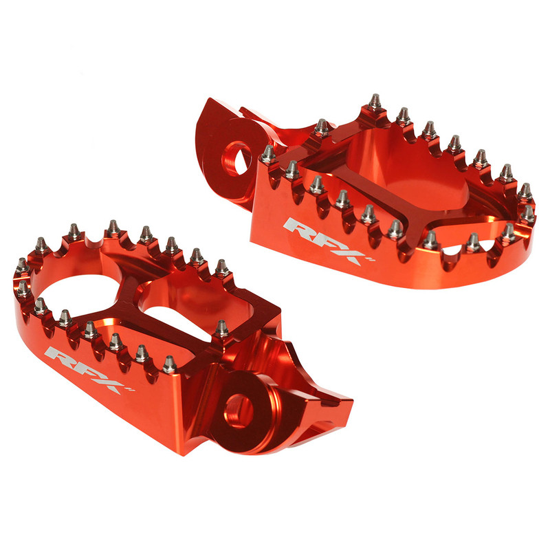 Repose-pieds RFX Pro Series aluminium CNC - orange pour KTM EXC 250, EXC 300, EXCF 350, EXCF 450, EXCF 500 de 2016 à 2024