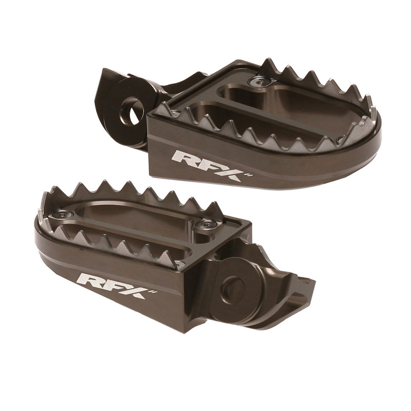 Repose-pieds RFX Pro Series Shark Teeth pour KTM EXC 250, EXC 300, EXCF 350, EXCF 450, GAS GAS MC 85 et HUSQVARNA TC 85 Repose-pieds RFX Pro Series Shark Teeth pour KTM EXC 250, EXC 300, EXCF 350, EXCF 450, GAS GAS MC 85 et HUSQVARNA TC 85