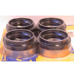 PIVOT WORKS Rear Wheel Bearings And Seals Kit for YAMAHA YFM 660 GRIZZLY 4WD 2002