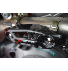 Protector universar para colector de escape SCAR - Carbono