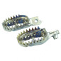 Estriberas SCAR Gripper - Titanio para KTM SX 125, SX 250, HUSQVARNA FC 250, FC 350 y GAS GAS EC 300, ECF 350 de 2023 a 2027 Estriberas SCAR Gripper - Titanio para KTM SX 125, SX 250, HUSQVARNA FC 250, FC 350 y GAS GAS EC 300, ECF 350 de 2023 a 2027